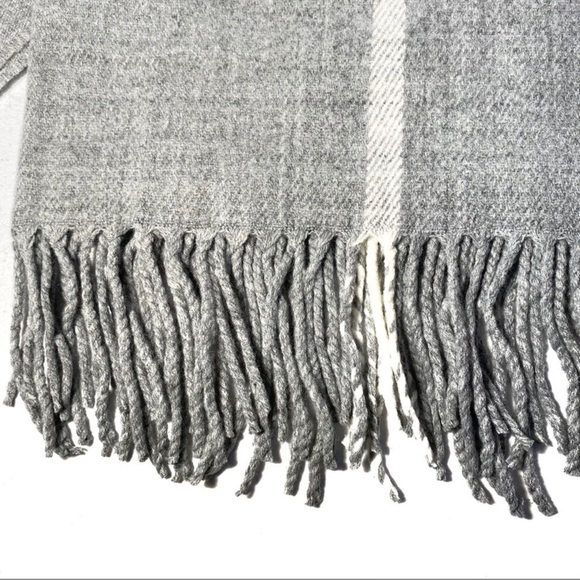 J. Crew Windowpane Plaid Blanket Scarf Gray White - Picture 4 of 6